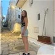 Schülerin aus der 11. Klasse mit guten Englisch Kenntnissen