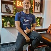 Entrenador personal con experiencia en funcional, aeróbicos, y preparación física