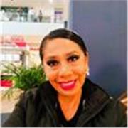 Bailarina profesional con experiencia en la enseñanza, da clases personalizadas de ritmos latinos con especialidad en salsa enfocada al baile social y artístico