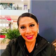 Bailarina con amplia trayectoria y ocho años de experiencia en la enseñanza, da clases personalizadas de salsa con enfoque al baile social o artístico