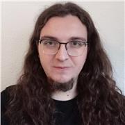 Estudiante de Matemática Computacional en la UJI con amplia experiencia en el ámbito de la programación.