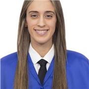 Soy una persona muy comunicativa, que sabe expresarse y llegar a sus alumnos. Muy cercana y me encanta tratar con niños, tengo dos sobrinos de entre 4-9 años y los ayudo con sus materias de primaria.