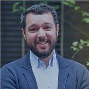 Profesor universitario y consultor que puede dar clases de dirección financiera, decisiones de financiacion, valoración de activos