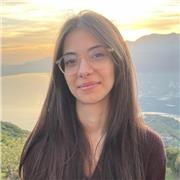 Laureata in lingue (inglese e tedesco) con esperienza di insegnamento della lingua inglese