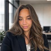 Professeure expérimentée en anglais propose aide aux devoirs et amélioration orale à Paris et en ligne.
