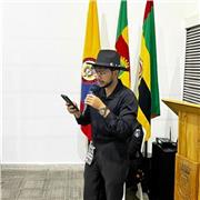 Profesor de inglés y español con énfasis en clases para adultos y adolescentes