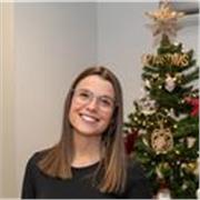 Profesora de francés apto para todos los niveles, certificado de grado en Filología francesa y Master en Educación.