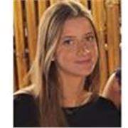 Alumna de 5 de carrera del doble grado de ADE y RRII, con un nivel de inglés elevado, estudie un año fuera en Irlanda.