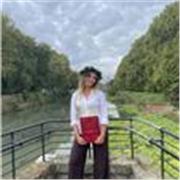 Ciao! Mi chiamo Francesca, laureata in Biologia, e sono disponibile per aiutarti con i tuoi compiti! 