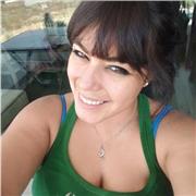 Profe de inglés entusiasta con clases dinámicas y divertidas siempre para un público dispuesto a aprender.