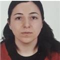 Çocuklar ve gençler için özel İngilizce dersleri sunan 14 yıl deneyime sahip İngilizce öğretmeni 