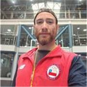 Profesor de Educación Física y Preparador Físico, con experiencia en clases de fútbol (especialidad arquero), tenis y hockey céspe