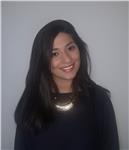 Senior del settore, laureata in art direction and graphic design a milano