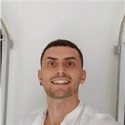 I'm a qualified physiotherapist specialising in sports physiotherapy, health, fitness and wellbeing coaching, with around 10 years