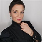 Offro lezioni on line per bambini , ragazzi e stranieri. Sono docente di una scuola di estetica , quindi offro lezioni in merito