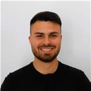 Profesor titulado en Física con experiencia dando clases de física de bachillerato.