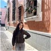 Doy clases de Lengua y Literatura para poder ayudar a los alumnos a superar la asignatura