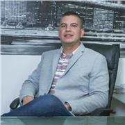 Profesor de psicología jurídica y clínica