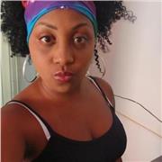 Meu nome é Aline sou pedagoga, historiado e psicopedagogo. Dou aula para todos deis da educação infantil ate o eja