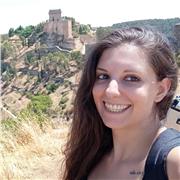 Imparto clases de apoyo dirigidas a jóvenes y adultos.