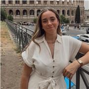 Soy Ainoa, estudiante de Educación Infantil en la Universidad de Sevilla y estoy dispuesta en dar clases particulares por la tarde