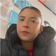 Socióloga con magister en estudios sociales, amplió conocimiento en el idioma inglés, experiencia en enseñanza con niños