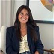 Profesional experta en SEO, con experiencia ayudando a clientes y profesionales a entender y aplicar estrategias de SEO