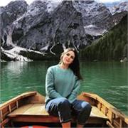 abilitata all’esercizio della professione forense impartisce lezioni nelle materie del diritto civile, penale ed amministrativo