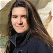 Estudiante de farmacia imparte clases a niños de todas las edades