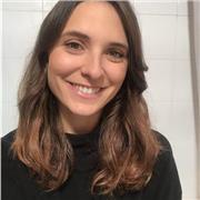 Profesora de clases de español y ciencias sociales