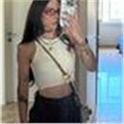 Ciao! Mi chiamo Laura e sono un’insegnante di lingue e materie umanistiche.