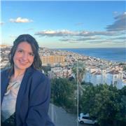 Me defino como una persona trabajadora y empática así que haré que el alumno disfrute aprendiendo y daré clases a todo alumno.