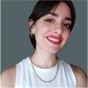 Profesora de inglés en el Centro Norteamericano con un C2 de Cambridge, especializada en niños/as y adolescentes.