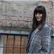Sono una ragazza di 25 anni appassionata di scrittura. Dopo un diploma al liceo classico e una laurea triennale sto entrando nel mondo del lavoro. 
Ho scoperto che insegnare è realmente gratificante