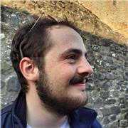 Studente pianista impartisce lezioni di pianoforte, teoria musicale, armonia e storia della musica