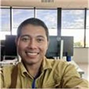 Maestro de inglés con título de licenciatura en gestión empresarial y operaciones de la cadena de suministro