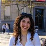 Soy italiana nativa y me gusta ayudar a otras personas a aprender el idioma de una forma práctica y dinámica