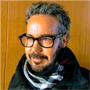 Profesor de Español para extranjeros especializado en actividades didácticas basadas en el juego y el conocimiento de la cultura.