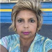 Native English Teacher with over 20 years of experience.