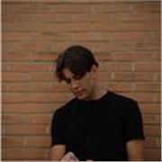 Propongo ripetizioni di inglese perché unisco passione per le lingue e competenze sviluppate negli anni. Mi motiva aiutare gli stu