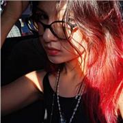 Aluna prodígio do ensino médio, pronta para dar reforço escolar