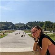 Insegnante di lingue che vi aiuterà a superare ogni difficoltà in francese, inglese, spagnolo e italiano