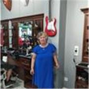 Soy profesora de inglés con muchos años de experiencia y me gustaría dar clase a personas de todas las edades y niveles.