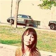 Sono docente di lettere, Ghostwriter e writer coach. Affianco l'autore alle prime armi, durante la stesura del proprio romanzo