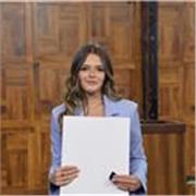 Ciao! Mi chiamo Carola e sto terminando la mia laurea magistrale in Management in inglese, dopo una triennale in economia e lingue