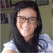 Professora de Redação com ênfase em Enem e demais vestibulares com experiência e formação direcionada