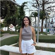 Profesora de educación infantil con dos años de experiencia dando clases particulares a niños y niñas de primaria