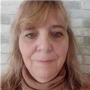 Je suis bi lingue Français Anglais. Après avoir vécu aux USA. Et marié avec un américain je parle et écrit couramment Anglais