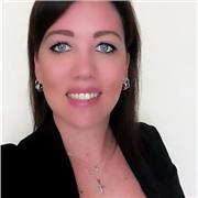 Laureata in Lingue e Letterature, con esperienza nel mondo crocieristico