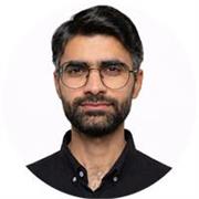 Informatik-Lehrer mit 4 Jahren Erfahrung als Softwareentwickler